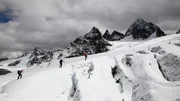 v.li. Friedrich Juen, Hermann Maier, Hanno D&ouml;nz am Ochsentaler Gletscher.