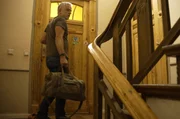 Olaf verlässt für eine Beziehungspause die gemeinsame Wohnung. Olaf verlässt für eine Beziehungspause die gemeinsame Wohnung.