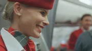 Nadine Vetter; Flugbegleiterin und Ausbilderin bei Austrian Airlines; nutzt ihre Blicke, um bei ihren Flugg&auml;sten &Auml;ngste oder Risiken f&uuml;r einen sicheren Flug zu erkennen.