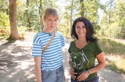 Nina Heins trifft Paula (re.) im B&auml;renreservat.