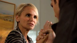 Vicky (Kristin Chenoweth)