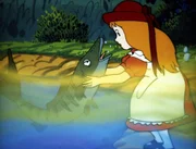 Alice versucht einen Karpfen, der sich einbildet eine Katze zu sein, daran zu hindern, das Wasser zu verlassen. Alice hat erkannt, dass ein bunt schimmernder Nebel das große Durcheinander im Wunderland verursacht. Alice versucht einen Karpfen, der sich einbildet eine Katze zu sein, daran zu hindern, das Wasser zu verlassen. Alice hat erkannt, dass ein bunt schimmernder Nebel das große Durcheinander im Wunderland verursacht.
