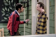 Während Sheldon und Leonard mal wieder aneinander geraten, entbrennt ein weiterer Konflikt zwischen Raj (Kunal Nayyar, l.) und Stuart (Kevin Sussman, r.): Wer leistet die besseren Vorbereitungen für Bernadette und Howards Baby? Während Sheldon und Leonard mal wieder aneinander geraten, entbrennt ein weiterer Konflikt zwischen Raj (Kunal Nayyar, l.) und Stuart (Kevin Sussman, r.): Wer leistet die besseren Vorbereitungen für Bernadette und Howards Baby?
