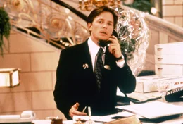Doug (Michael J. Fox) ist der Mann f&uuml;r alle F&auml;lle. Er ist Derjenige, der den reichen G&auml;sten des Hotels jeden noch so extravaganten Wunsch von den Augen abliest und ihn auch erf&uuml;llt.