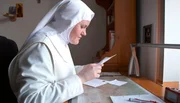 Die Familie schreibt Briefe an Margarethe, die auf Probe im Kloster lebt.