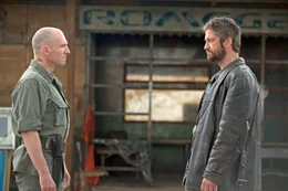 Die Allianz zwischen Coriolanus (Ralph Fiennes, links) und Aufidius (Gerard Butler) steht schon nach kurzer Zeit wieder vor dem Aus.