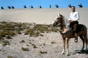 Der Abenteuer Kara Ben Nemsi (Lex Barker) begibt sich zusammen mit seinem Freund und Weggef&auml;hrten Hadschi Halef Omar und dem Scheich Mohammed auf eine gef&auml;hrliche Reise, um Ahmed, den Sohn des Scheichs, zu befreien. Weiteres Bildmaterial finden Sie unter www.br-foto.de.
