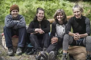 Flavia Brüesch und Fabienne Fuhrmann sind immer dabei. Unterstützung erhalten sie unterwegs von (rechts nach links) Salome Habersatt und Flurina Wiedemann Flavia Brüesch und Fabienne Fuhrmann sind immer dabei. Unterstützung erhalten sie unterwegs von (rechts nach links) Salome Habersatt und Flurina Wiedemann