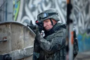Nach seiner Verbannung sinnt General Coriolanus (Ralph Fiennes) auf Rache und k&auml;mpft daf&uuml;r mit aller Macht und Gnadenlosigkeit auch an vorderster Front.