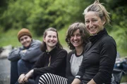 Flavia Br&uuml;esch und Fabienne Fuhrmann sind immer dabei. Unterst&uuml;tzung erhalten sie unterwegs von (rechts nach links) Salome Habersatt und Flurina Wiedemann.