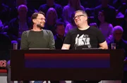 Rateteam-Kapit&auml;n Elton (r.) mit Schauspieler Thomas Kretschmann (l.).