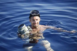 Benjamin Sadler (Hans Hass).