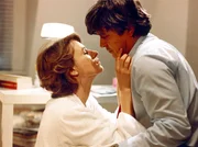 G&uuml;nter Fischer (Henry H&uuml;bchen) mit seiner Frau Sophie Fischer (Suzanne von Borsody)