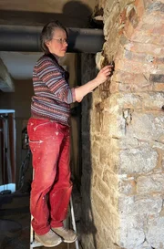 Geigenbauerin Renate Fink restauriert ein Haus in Osterwieck