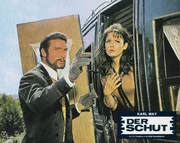 Der ebenso elegante wie undurchsichtige Nirwan (Rik Battaglia) hat Tschita (Maria Versini) vor ihrem Verfolger gerettet - aber jetzt wird es f&uuml;r sie erst recht gef&auml;hrlich.