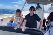 Der Schweizer Daniel Krieg ist davon &uuml;berzeugt, dass er das Geheimnis des Kryptogramms entschl&uuml;sselt hat. Zusammen mit der Historikerin Marina Carter folgt er der Spur des Piraten La Buse auf La R&eacute;union.