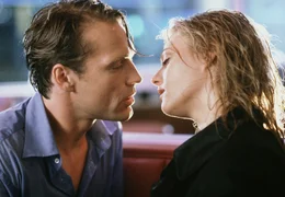 Paul (Pierre Besson) ist fest davon &uuml;berzeugt, dass er in der verf&uuml;hrerischen Marie (Eva Hassmann) die Liebe seines Lebens gefunden zu haben.