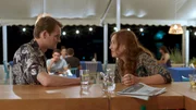 Da hilft kein Drink: Volker (Fabian Hinrichs) hat sich mit dem falschen angelegt, Renate (Deborah Kaufmann) hat ihn gewarnt.