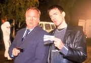 Die Kommissare Kehler (Wolfgang Bathke, li.) und Bonhoff (Wolfgang Krewe) r&auml;tseln &uuml;ber den Tathergang.