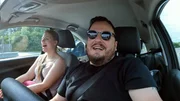 Reeperbahn-Entertainer Lex und seine Verlobte Annika reisen zum Marina di Venezia, um ihre Hochzeit auf dem Campingplatz vorzubereiten.
