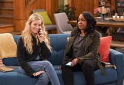 Gemma Johnson (Beth Behrs, l.); Tina Butler (Tichina Arnold, r.)
