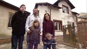 Anja (34), Jens (39) und Anjas beide Kinder aus erster Ehe freuen sich auf das Zuhause im Gl&uuml;ck-TeamAnja (34), Jens (39) und Anjas beide Kinder aus erster Ehe freuen sich auf das Zuhause im GlĂĽck-Team
