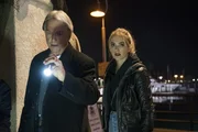 Gehen einem Drogenschmuggel im zivilen Hafen von Norfolk auf den Grund: Gibbs (Mark Harmon, l.) und Bishop (Emily Wickersham, r.) ... Gehen einem Drogenschmuggel im zivilen Hafen von Norfolk auf den Grund: Gibbs (Mark Harmon, l.) und Bishop (Emily Wickersham, r.) ...