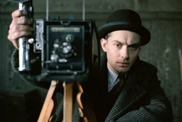 Harlan Maguire (Jude Law) ist von einer seltsamen Passion getrieben: Er ist besessen davon, Mordopfer zu fotografieren ...
