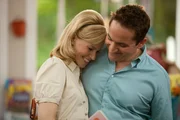 Wendy (Elizabeth Banks) und Gary(Ben Falcone) sind &uuml;bergl&uuml;cklich, dass Wendys erste Buchglesung so gut bei den Kindern angekommen ist.