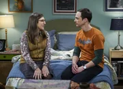 Mayim Bialik (Amy Farrah Fowler), Jim Parsons (Sheldon Cooper).