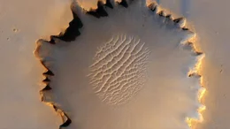 Dieses Bild zeigt den Victoria-Krater auf dem Mars, der sich in der Region Meridiani Planum befindet.