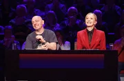 Rateteam-Kapit&auml;n Bernhard Ho&euml;cker (l.) und die Schauspielerin Katja Flint (r.) bilden ein Rateteam.
