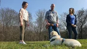 V.l.: Olivia&Tobias mit Nala und Trainerin Ellen.  Die Verwendung des sendungsbezogenen Materials ist nur mit dem Hinweis und Verlinkung auf RTL+ gestattet.