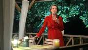 Nerv&ouml;s wegen Gerds Date-Einladung fasst Victoria (Caroline Schreiber) dank Lous Zuspruch Mut: Liebe kennt kein Alter! Wird sie Gerd eine Chance geben?