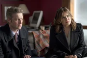 Dominick "Sonny" Carisi (Peter Scanavino), Lieutenant Olivia Benson (Mariska Hargitay)