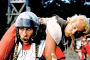 L-R: Ob&eacute;lix (G&eacute;rard Depardieu) und Ast&eacute;rix (Christian Clavier)