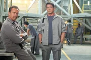 L-R: Emil Rottmayer (Arnold Schwarzenegger), Ray Breslin (Sylvester Stallone)