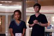 L-R: Dr. Claire Browne (Antonia Thomas) und Dr. Shaun Murphy (Freddie Highmore)