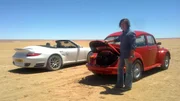 Richard Hammond mit Porsche 911 Turbo S Cabriolet (l.) und VW K&auml;fer