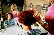 Sabine (Beatrice Manowski, l.), Uschi (Tina Ruland)