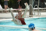 Ben Falcone (Gary), Elizabeth Banks (Wendy).