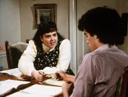 Jenny (Judy Carmen, l.) soll ihrem großen Schwarm Jack (Darren Dalton, r.) Nachhilfeunterricht geben, damit er das Schuljahr nicht wiederholen muss ... Jenny (Judy Carmen, l.) soll ihrem großen Schwarm Jack (Darren Dalton, r.) Nachhilfeunterricht geben, damit er das Schuljahr nicht wiederholen muss ...
