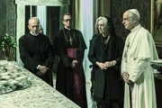 Eleonora Chiavarelli (Margherita Buy, 2.v.r.) und Papst Paul VI. (Toni Servillo, re.) k&ouml;nnen sich nicht mehr ausschlie&szlig;lich auf ihre Gebete verlassen. 20 Milliarden Lire sollen f&uuml;r Aldo Moros Befreiung aufs Spiel gesetzt werden ...