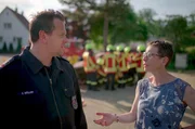 Christian M&uuml;ller und Fabienne Buhl bei einer &Uuml;bung der freiwilligen Feuerwehr