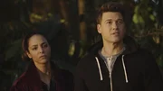 Zari (Tala Ashe, l.); Nate Heywood (Nick Zano, r.)