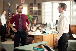 Der Chemiefirmenmanager Kurt (Jason Sudeikis, r.) h&auml;lt es mit seinem kokains&uuml;chtigen Chef Bobby Pellit (Colin Farrell, l.) einfach nicht mehr aus, aber wird er ihn wirklich umbringen lassen?