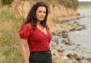 Nora (Christine Neubauer) fl&uuml;chtet nach R&uuml;gen, um sich endlich mit ihrer Vergangenheit und ihrer Tochter auseinanderzusetzen.