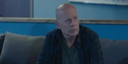 Bruce Willis als Shane Mueller