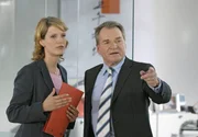 Ein knallharter Anwalt: Richard Steiner (Fritz Wepper) traut seiner Tochter Klarissa (Ann-Catrin Sudhoff) beruflich noch nichts zu.