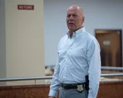 Lt. Steve Wakes (Bruce Willis) Lt. Steve Wakes (Bruce Willis)